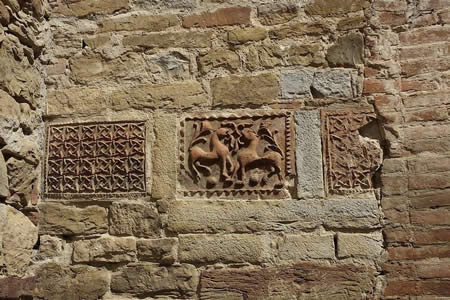 Abbazia di Badia Petroia - Formelle in terracotta