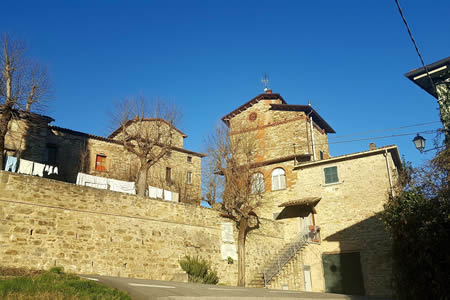 Paese di Badia Petroia - Casa Alunno, già casa dei Marchesi del Monte