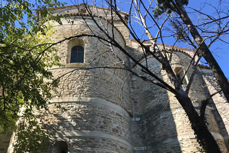 Paese di Badia Petroia - Absidi viste dalla via dei torrioli